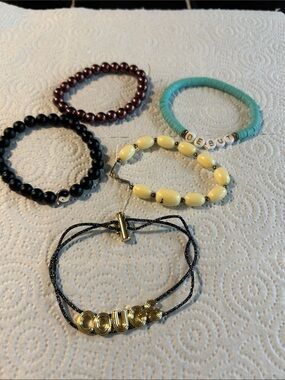 5 piece stretch women’s bracelets.